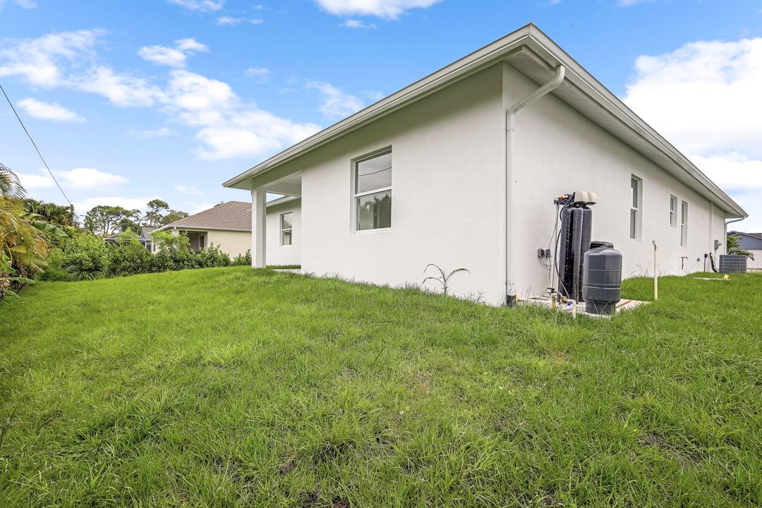 9107 Henry Rd, Fort Myers, FL 33967