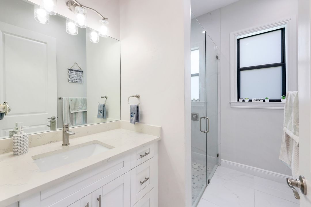 367 14th Ave NE, Naples, FL 34120