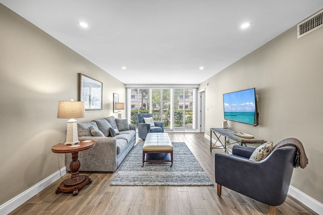 232 Banyan Blvd, Naples, FL 34102