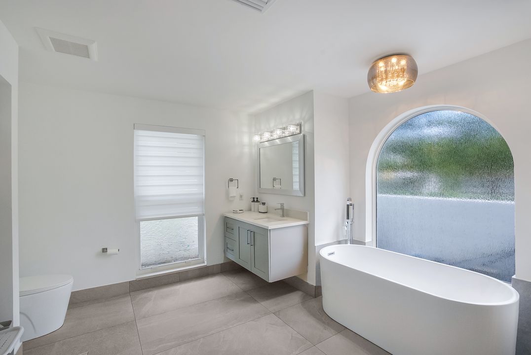 1002 Lake Shore Dr, Delray Beach, FL 33444