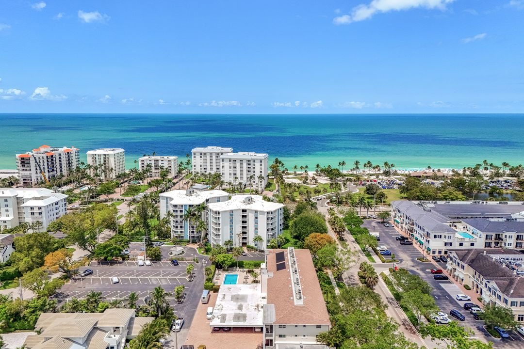 232 Banyan Blvd, Naples, FL 34102