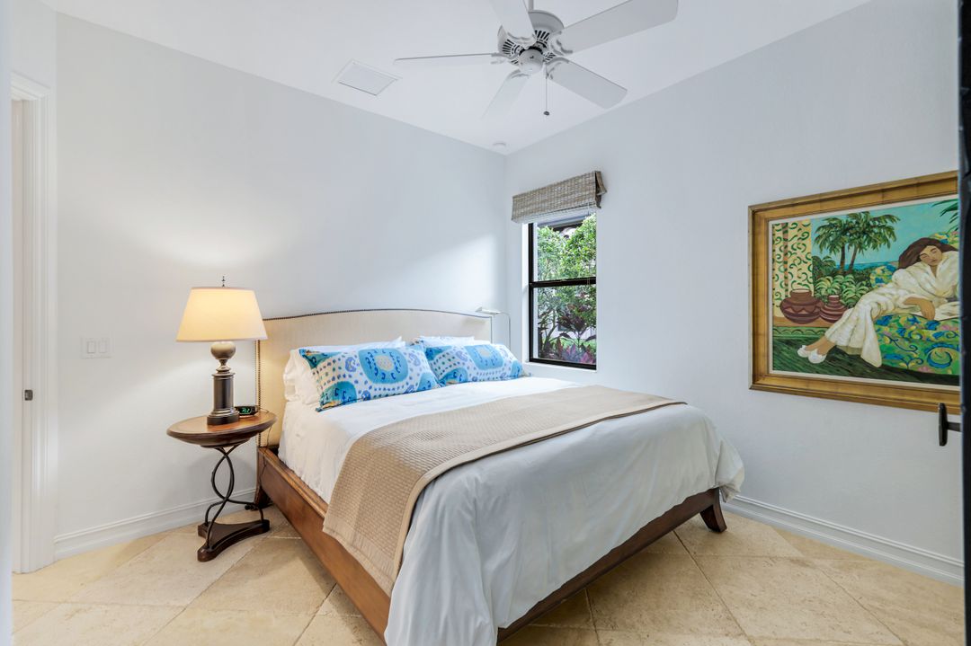 6477 Costa Cir, Naples, FL 34113