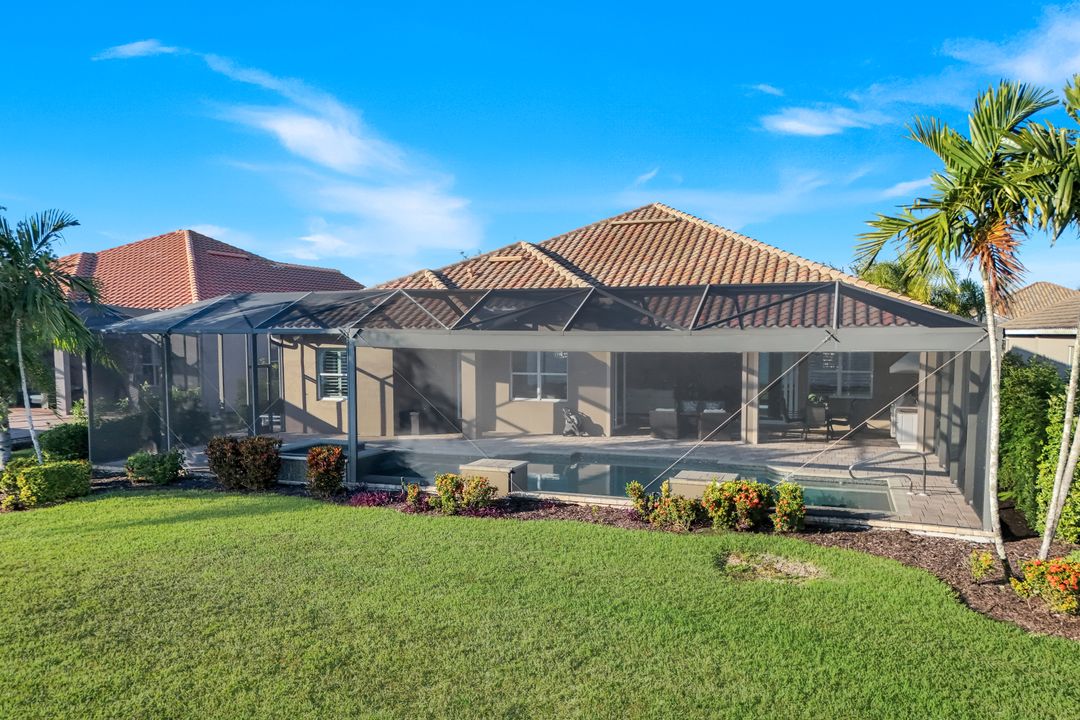 9305 Quarry Dr, Naples, FL 34120