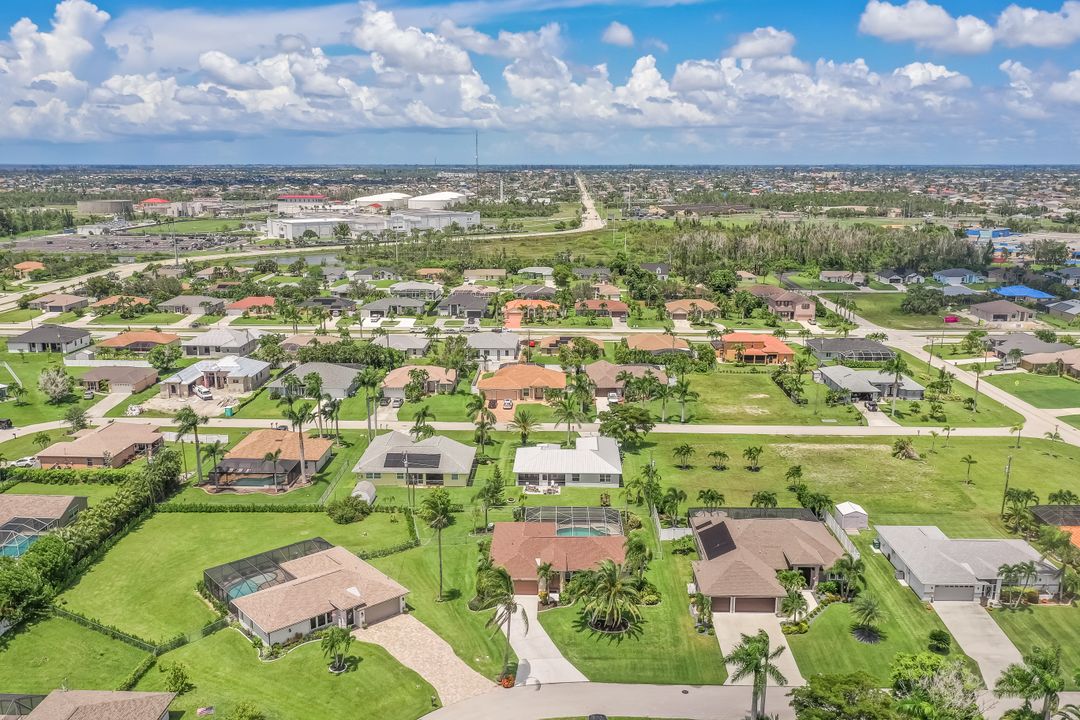 1933 SW 38th St, Cape Coral, FL 33914