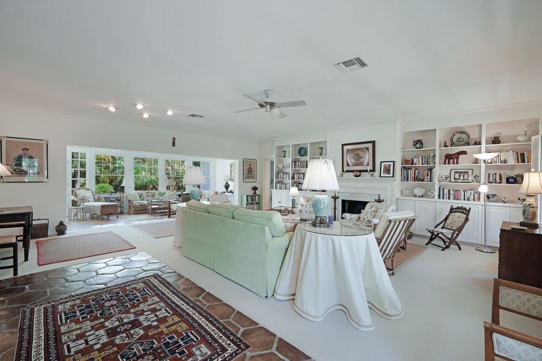 861 Swallow Point, Naples, FL 34105