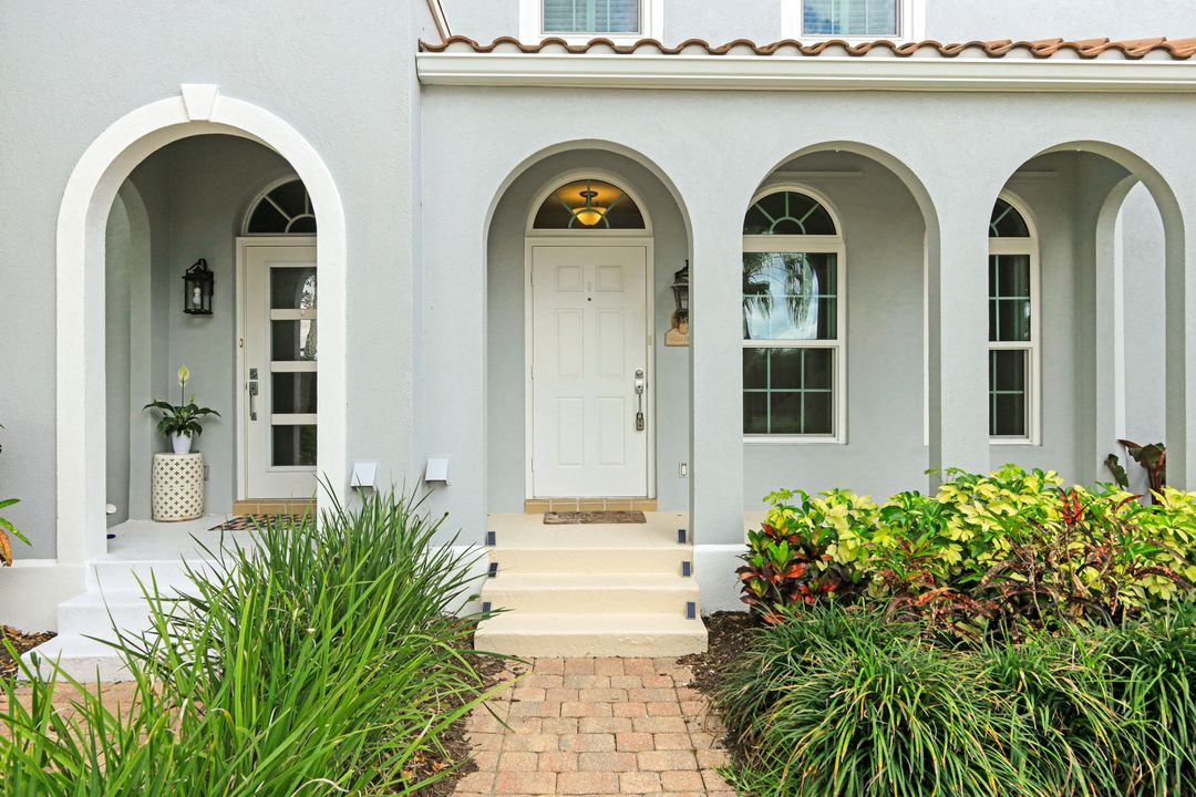 6124 Towncenter Cir, Naples, FL 34119