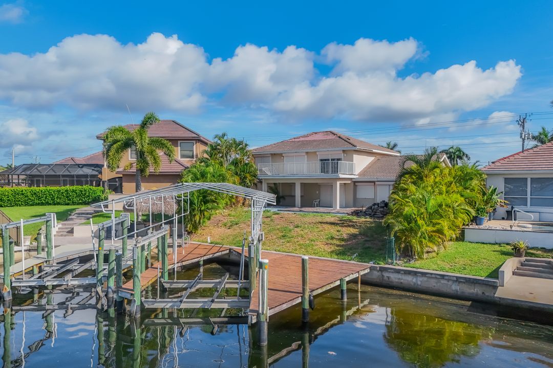2502 Cape Coral Pkwy W, Cape Coral, FL 33914