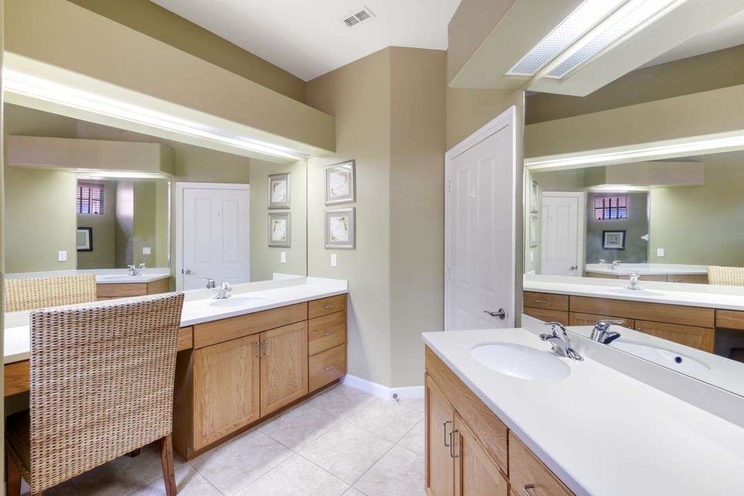 8721 Piazza Del Lago Cir #205, Estero, FL 33928
