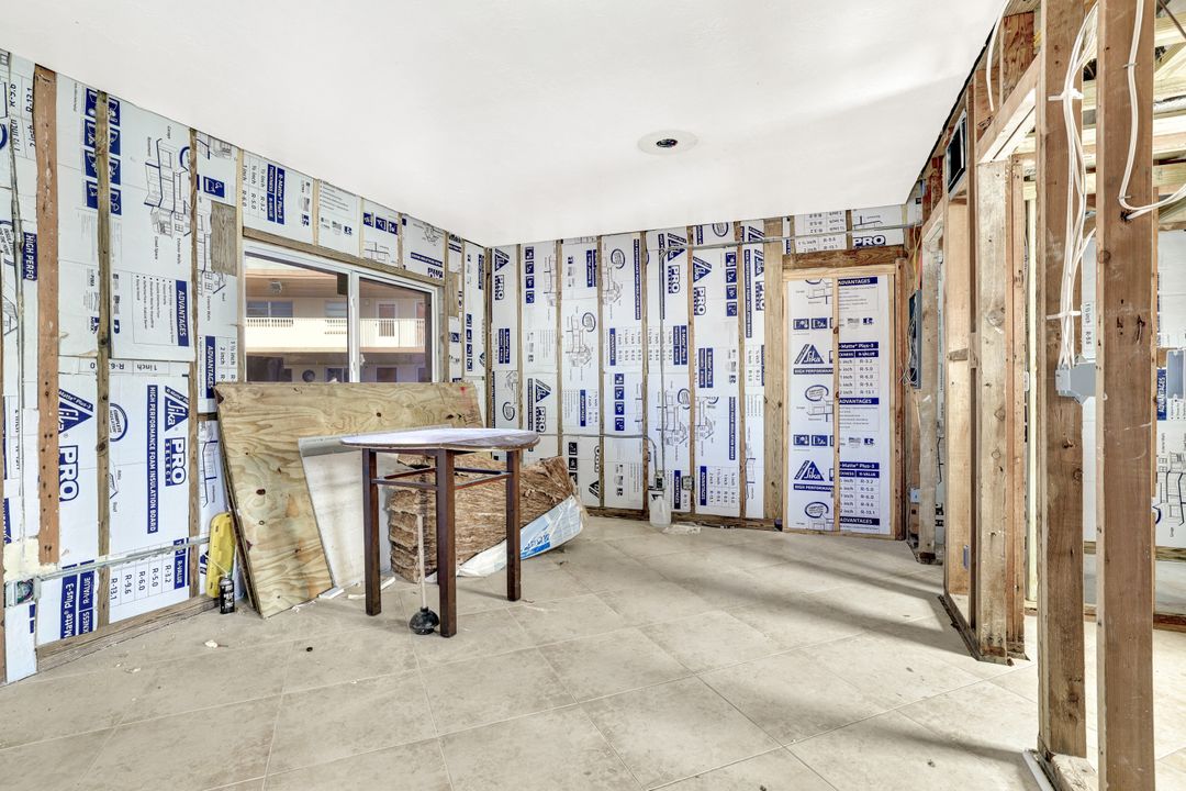 2590 First St #101, Fort Myers, FL 33901
