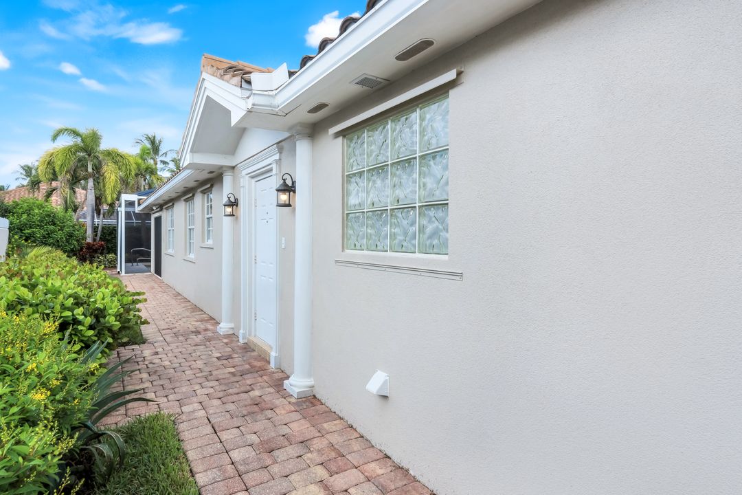 4155 St George Ln, Naples, FL 34119