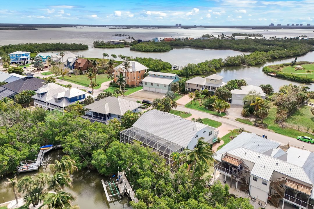 21580 Indian Bayou Dr, Fort Myers Beach, FL 33931