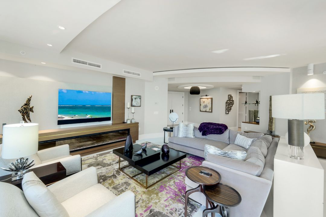 13665 Vanderbilt Dr #301, Naples, FL 34110