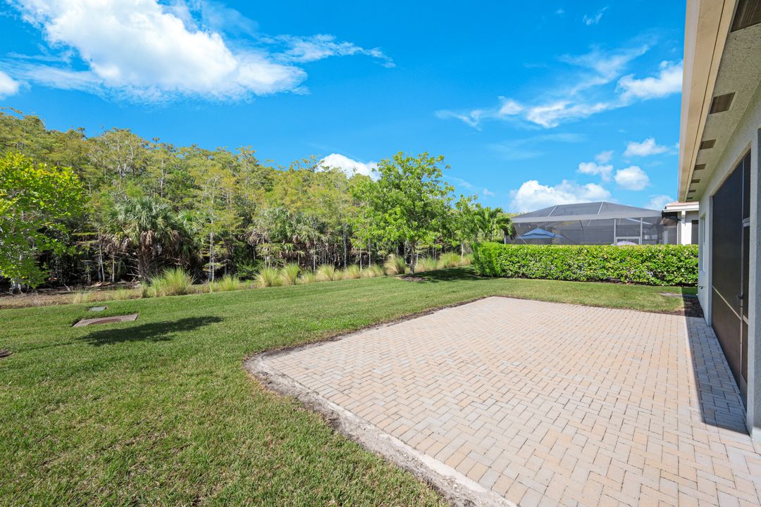 28564 Twain Dr, Bonita Springs, FL 34135