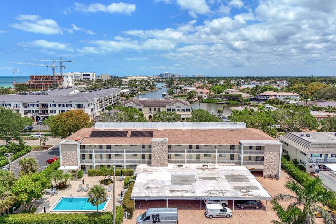 232 Banyan Blvd, Naples, FL 34102