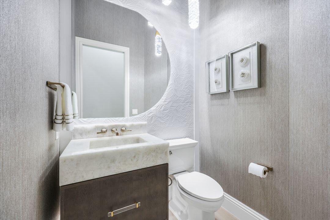 4262 Deephaven Ln, Naples, FL 34119