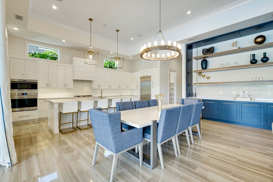 9937 Montiano Dr, Naples, FL 34113