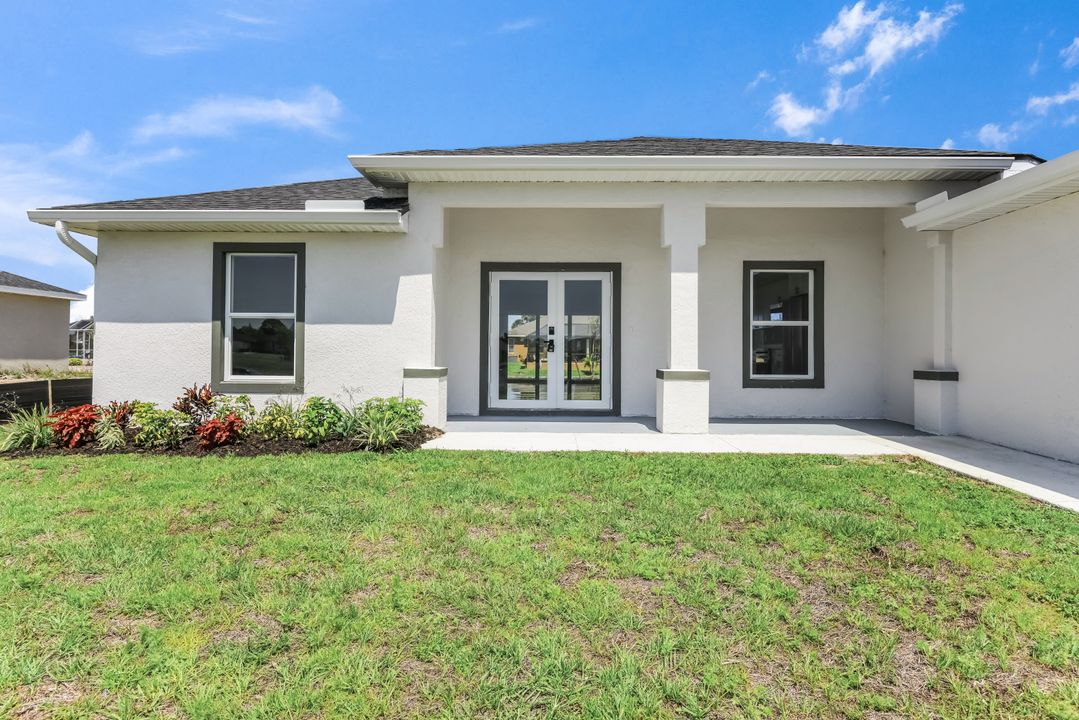 2821 NW 25th Ln, Cape Coral, FL 33993
