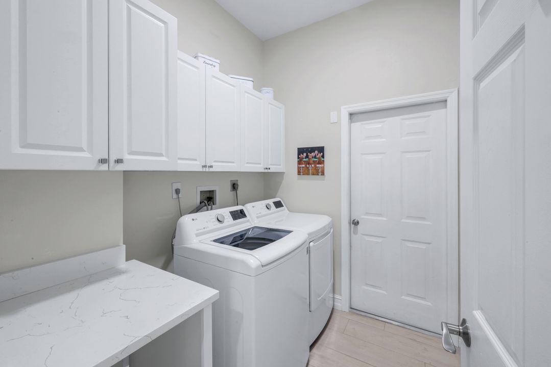 9172 Las Maderas Dr, Bonita Springs, FL 34135