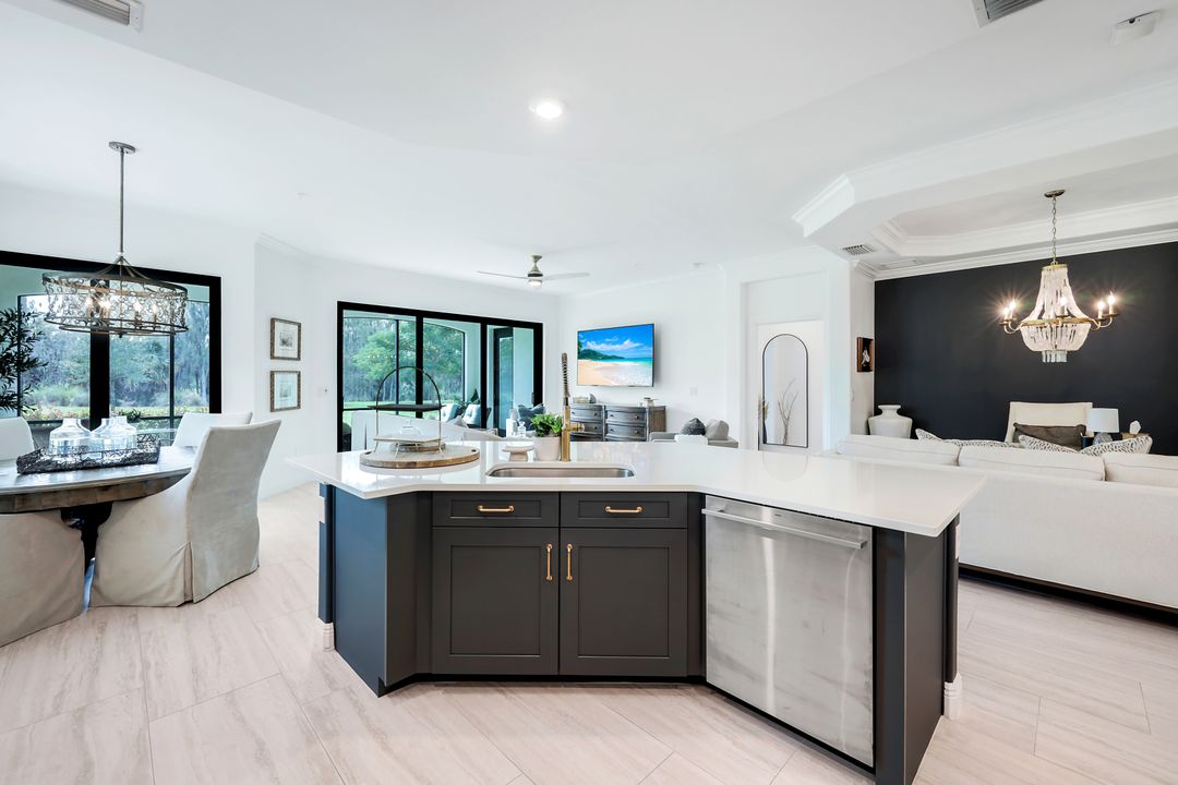 16348 Viansa Wy, Naples, FL 34110