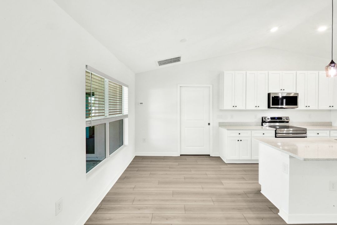 1205 NE 12th St, Cape Coral, FL 33909