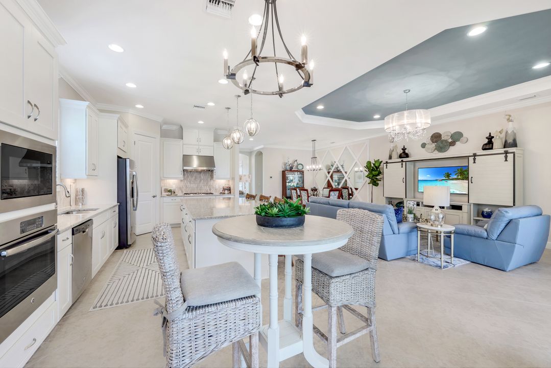 9465 Terresina Dr, Naples, FL 34119