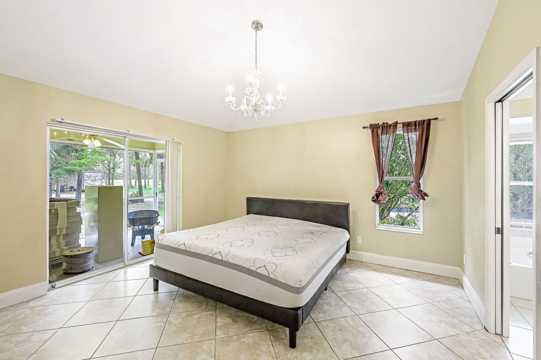 111 2nd St SE, Naples, FL 34117