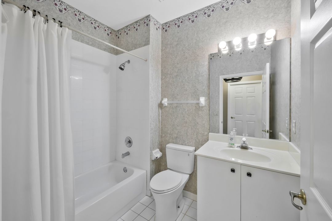 1340 Charleston Square Dr #101, Naples, FL 34110