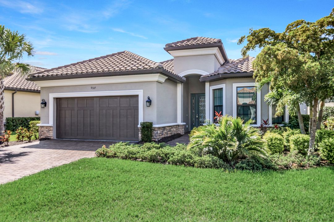 9317 Terresina Dr, Naples, FL 34119