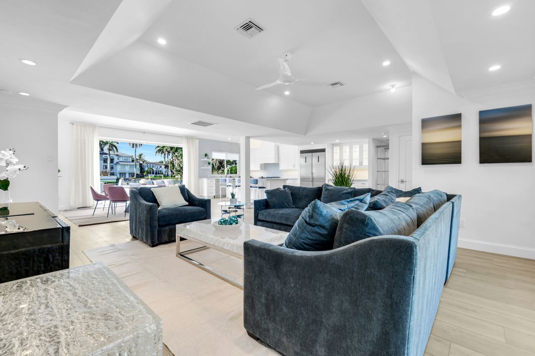 151 Bayview Ave, Naples, FL 34108