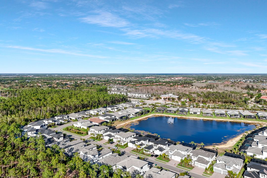 16249 Verilyn Cir, Naples, FL 34110