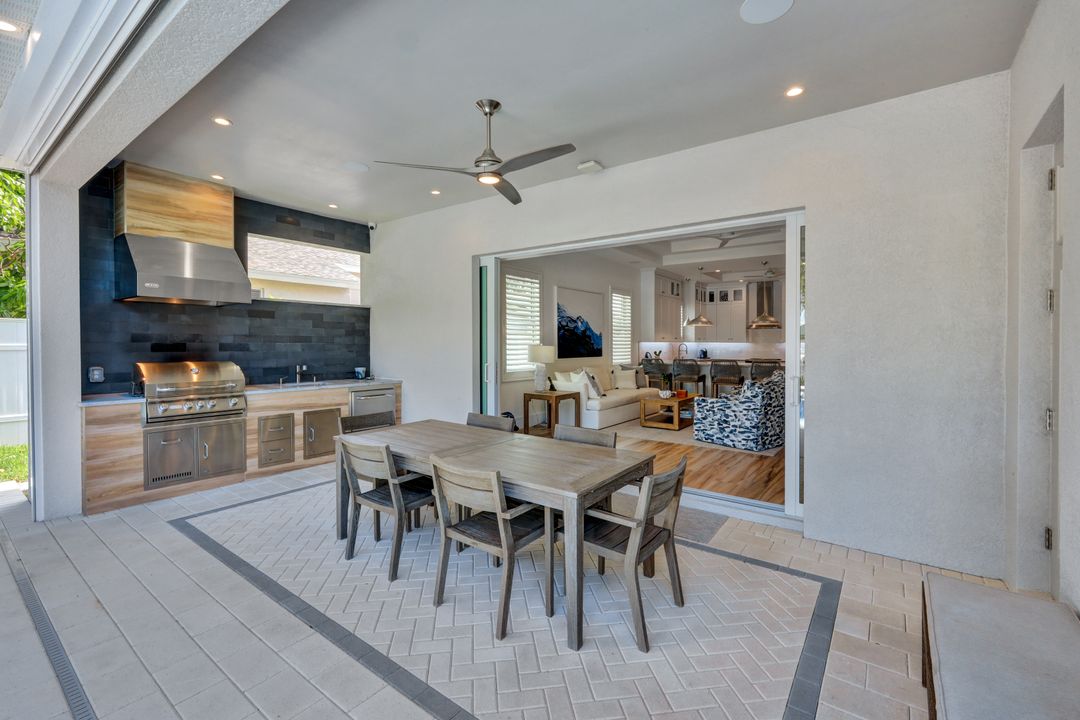 553 106th Ave N, Naples, FL 34108