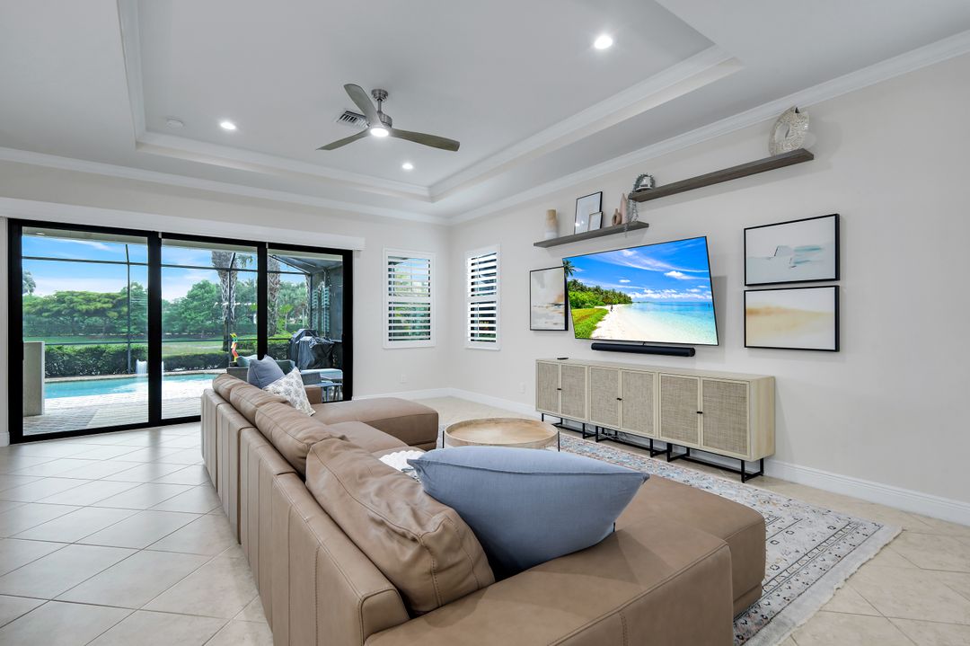 4118 Raffia Dr, Naples, FL 34119