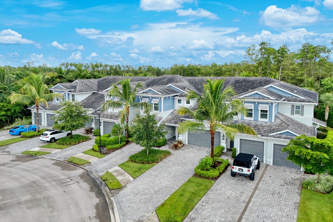 2542 Seychelles Dr #702, Naples, FL 34112