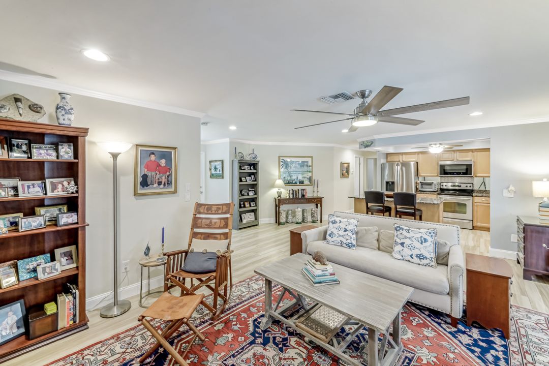 4459 Lakewood Blvd, Naples, FL 34112