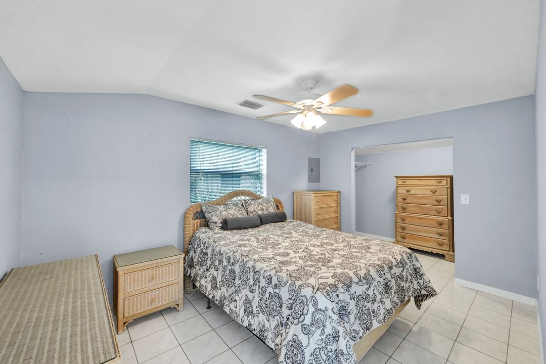 18200 Elmwood Dr, Alva, FL 33920