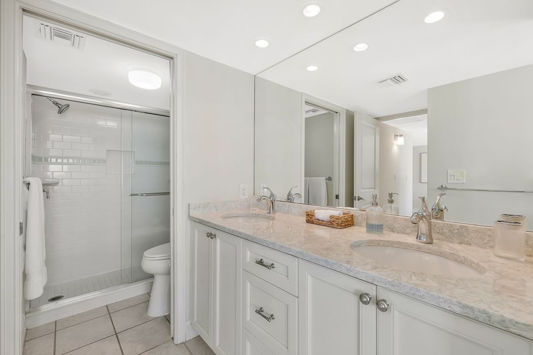 3443 Gulf Shore Blvd N #3044, Naples, FL 34103