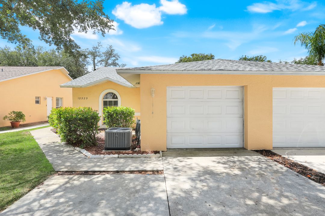 12329 Londonderry Ln, Bonita Springs, FL 34135