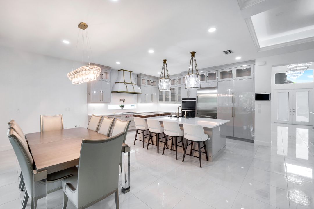 12063 Azalea Wy, Naples, FL 34120