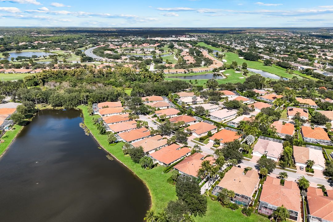 4251 Redonda Ln, Naples, FL 34119