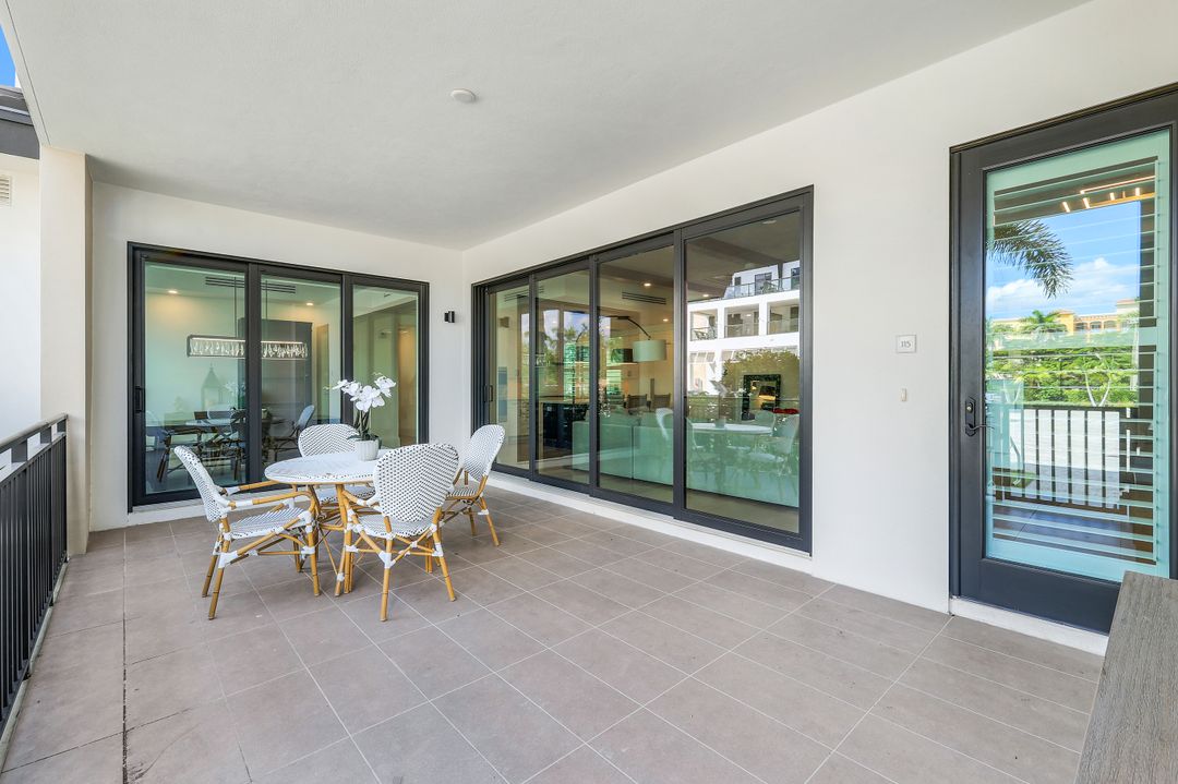 1130 3rd Ave S, Naples, FL 34102