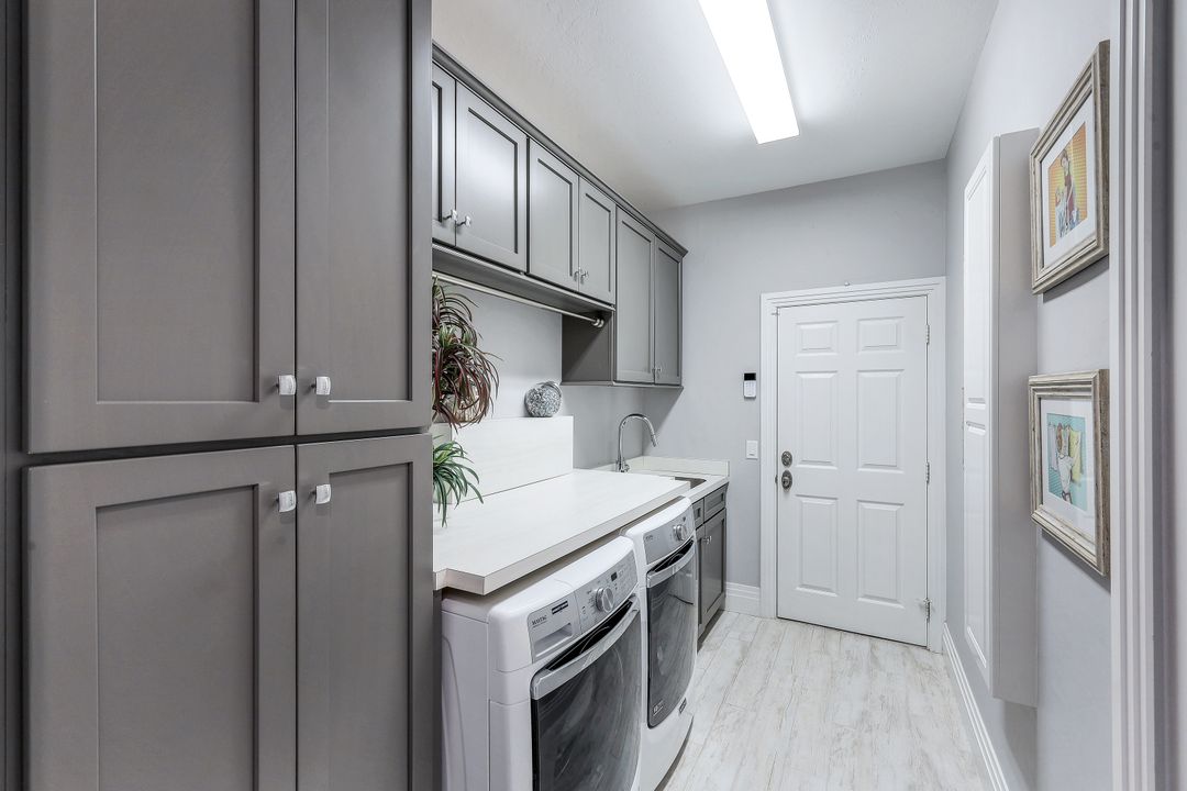 3730 Lakemont Dr, Bonita Springs, FL 34134