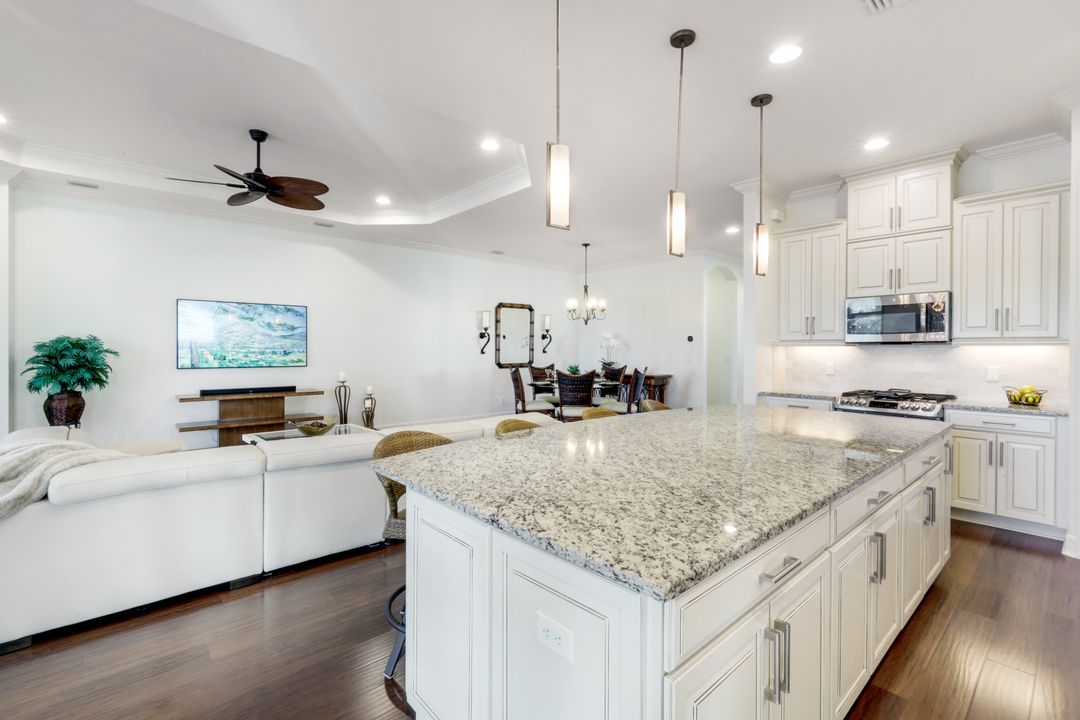 9368 Terresina Dr, Naples, FL 34119
