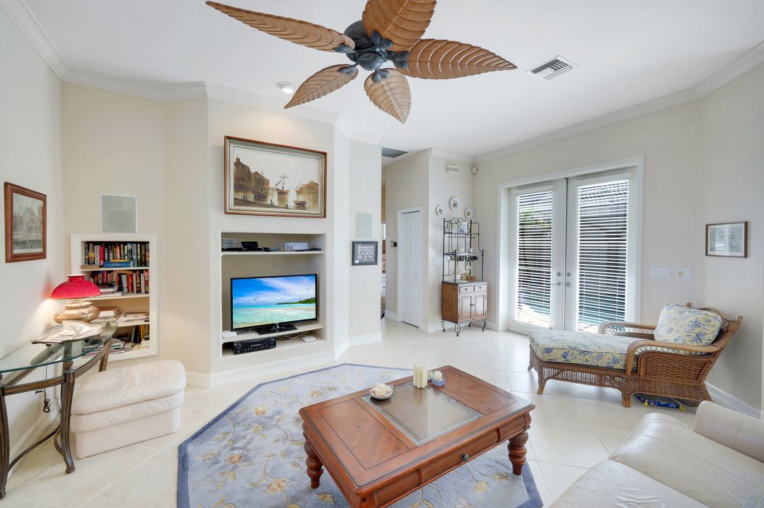 4959 Bollard Ct, Naples, FL 34112