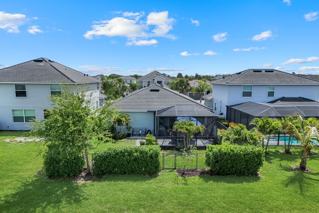 2193 Clementine St, Naples, FL 34120