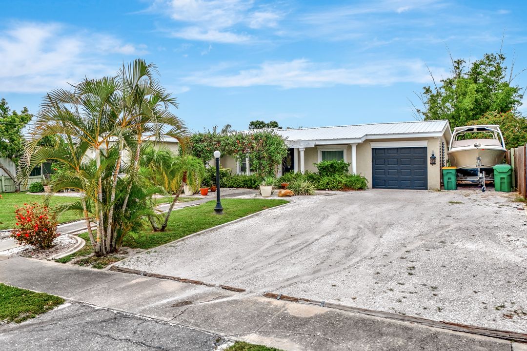 341 Duxbury Ave, Port Charlotte, FL 33952