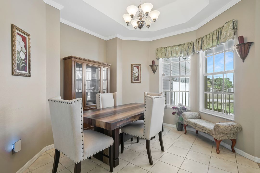 3830 SW 15th Pl, Cape Coral, FL 33914