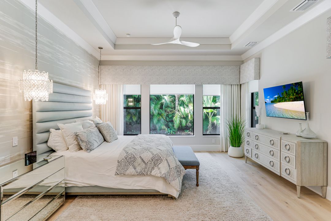 760 Park Shore Dr, Naples, FL 34103