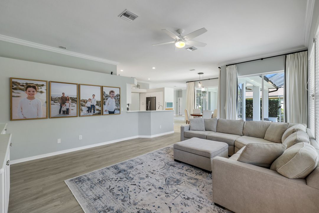 8748 S Lake Cir, Fort Myers, FL 33908