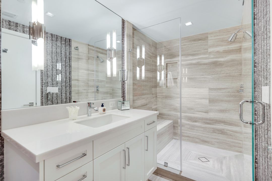 6897 Grenadier Blvd #601, Naples, FL 34108