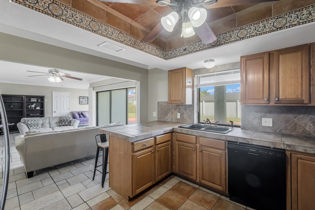 1101 SE 30th St, Cape Coral, FL 33904